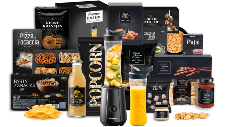 Kerstpakket Lekker Smooth met blender, Schulp appelsap, snacks, koekjes en hartige hapjes.