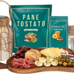 Luxe kerstpakket zondert alcohol, Luxe borrelplank met borrelproducten. Relatiegeschenk. Italiaans